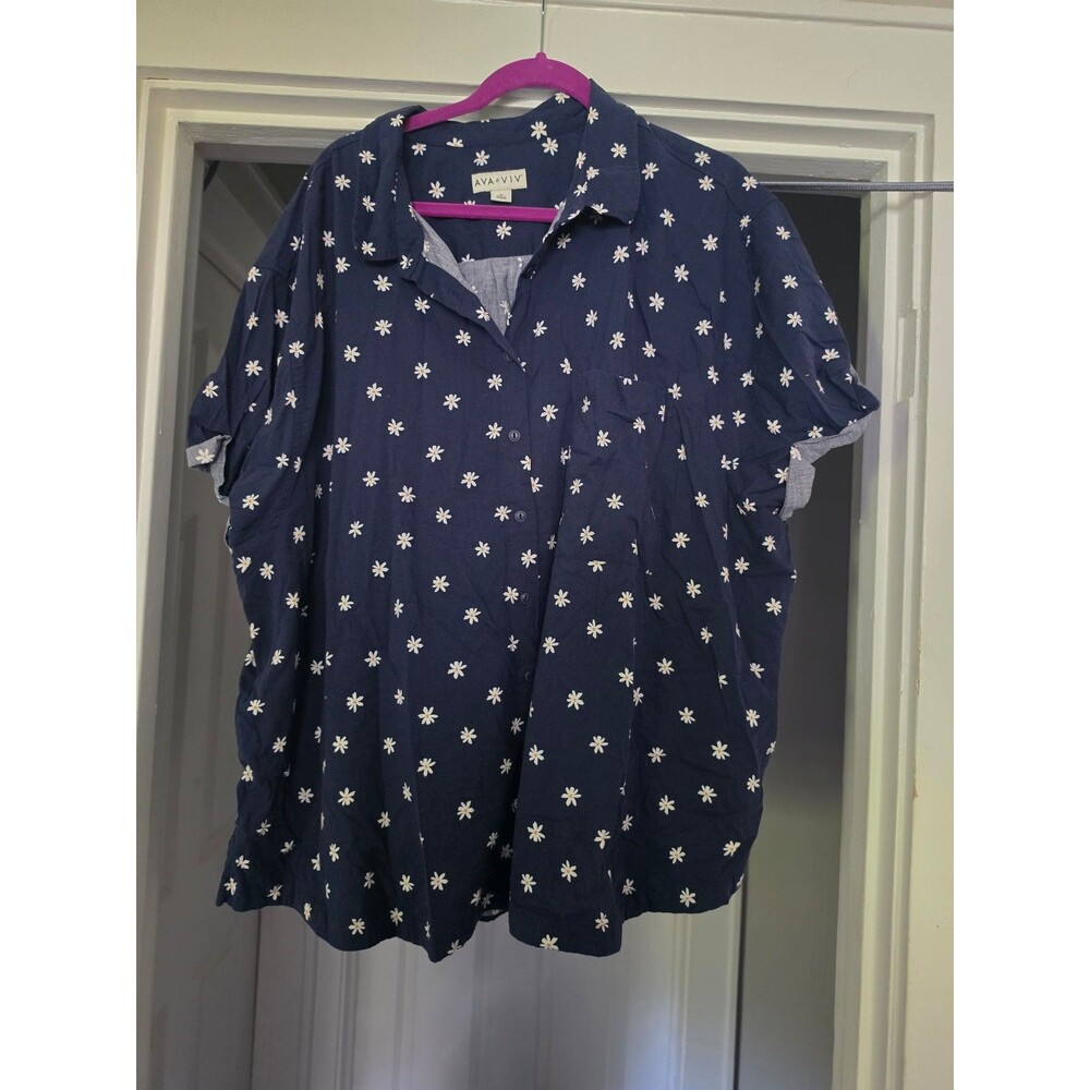 Women's cuff sleeve and collar button up shirt